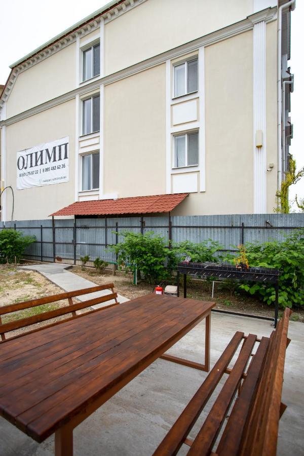 Olimp Hotel Zaliznyi Port Esterno foto